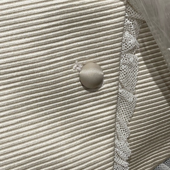 NEW VINTAGE Elegant cream VALENTINO JACKET - Picture 9 of 9